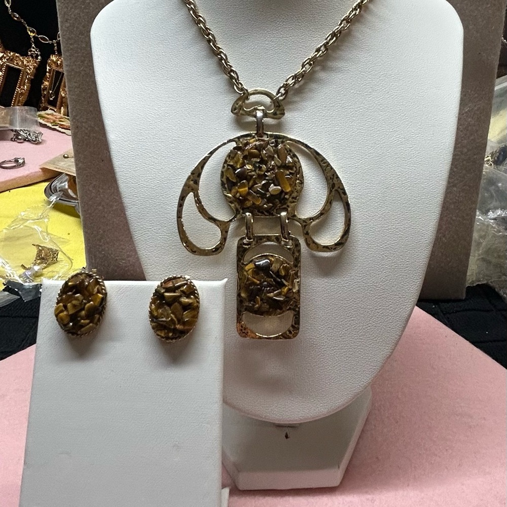 Vintage Cat’s Eye Chips Statement Necklace and clip on Earring Set